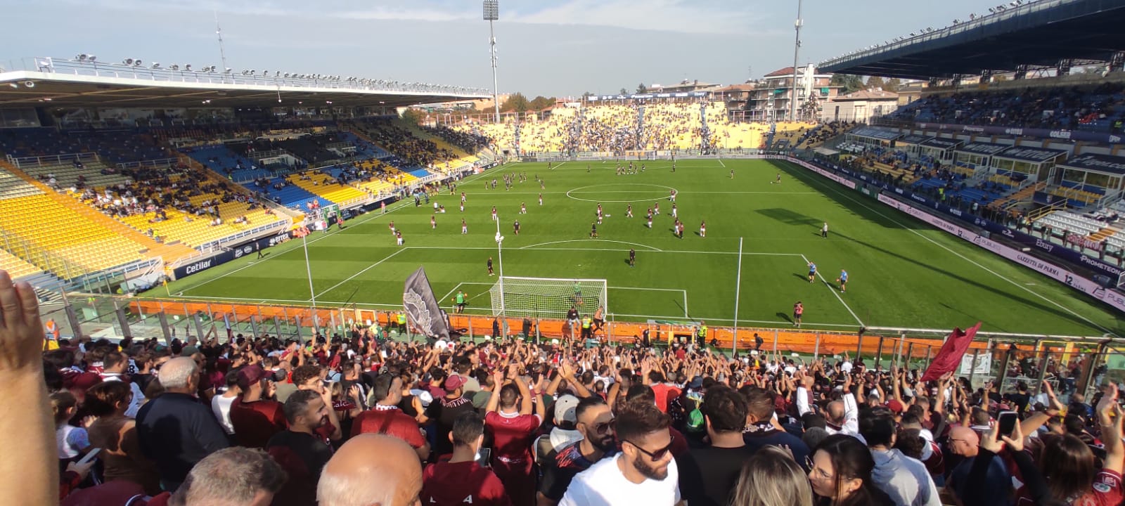 Calcio serie B, male le calabresi: Reggina Ko a Parma, Cosenza battuto in casa dal Genoa