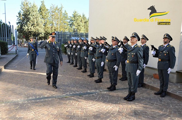 Il comandante interregionale della Guardia di finanza Lorusso in visita al comando di Cosenza