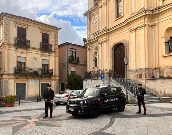 Chiaravalle Centrale, i carabinieri chiudono un circolo privato