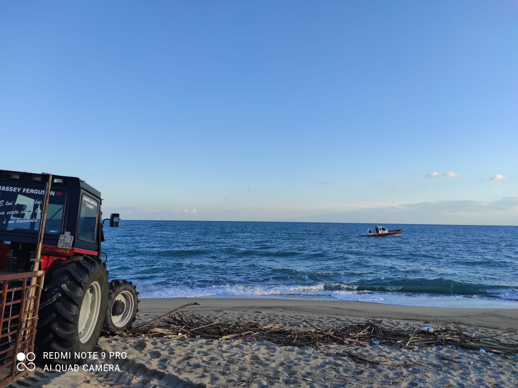 Naufragio Cutro, la Questura di Crotone: “I dispersi sono 21, 6 i bambini”