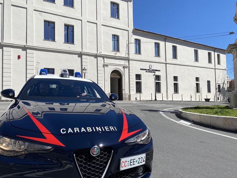 Catanzaro, i carabinieri eseguono un’ordinanza di misura cautelare nei confronti di un soggetto per tentata rapina