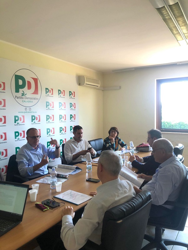 Confronto a tutto campo tra i il gruppo del Pd e i sindacati, affrontate le principali emergenze della Calabria