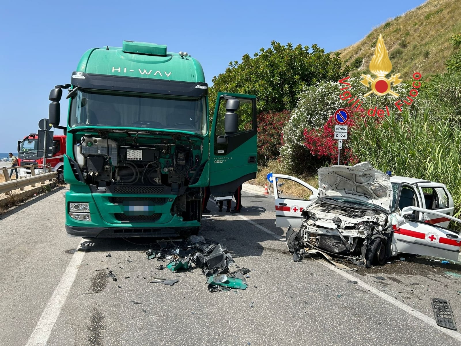 Amantea, scontro auto-camion sulla SS 18: feriti cinque volontari della “Croce rossa”