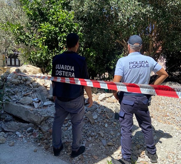 Trovata e sequestrata una discarica in pieno centro storico a Catanzaro