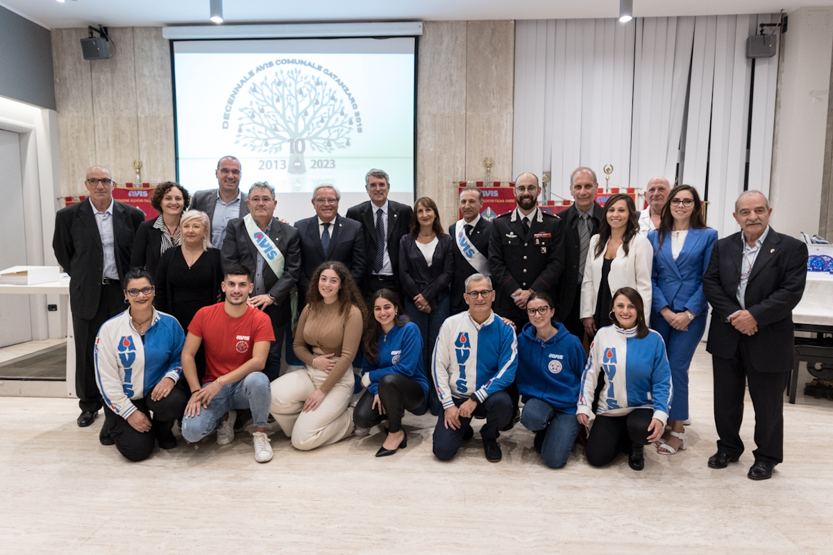 Festa per il decennale di Avis Catanzaro, premiati oltre cento donatori