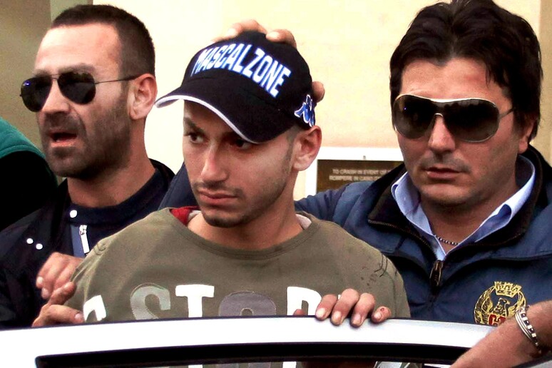 Catello Romano si laurea con lode in carcere a Catanzaro e nella tesi confessa altri delitti