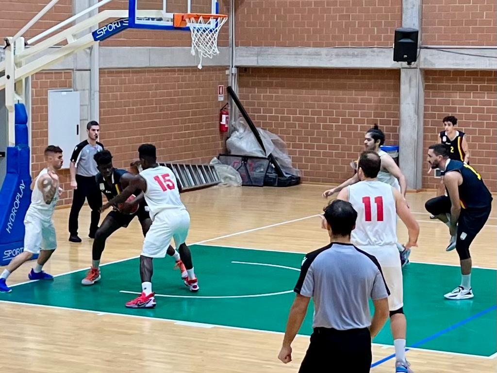 Una Basket Academy Catanzaro solida supera in trasferta Gravina Catania 60 a 69