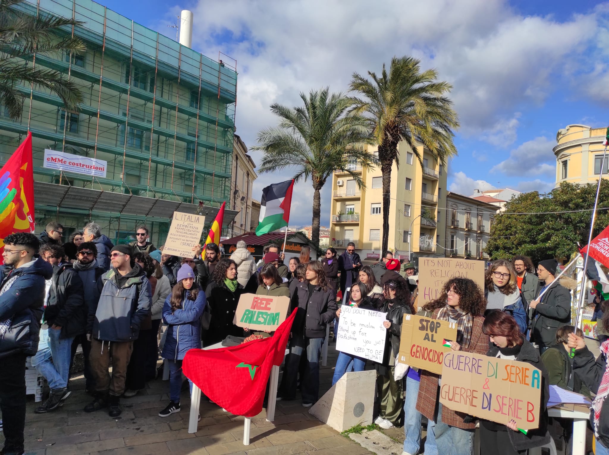 Catanzaro, manifestazione a sostegno del popolo palestinese (FOTO)