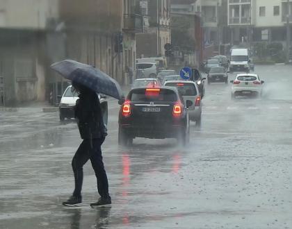 Domani ancora piogge e temporali e allerta arancione in Calabria