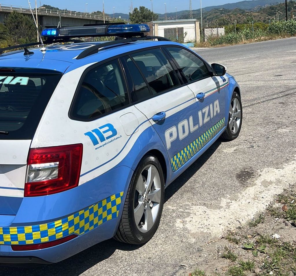 Riciclaggio di auto rubate: 21 indagati in Calabria e Lazio