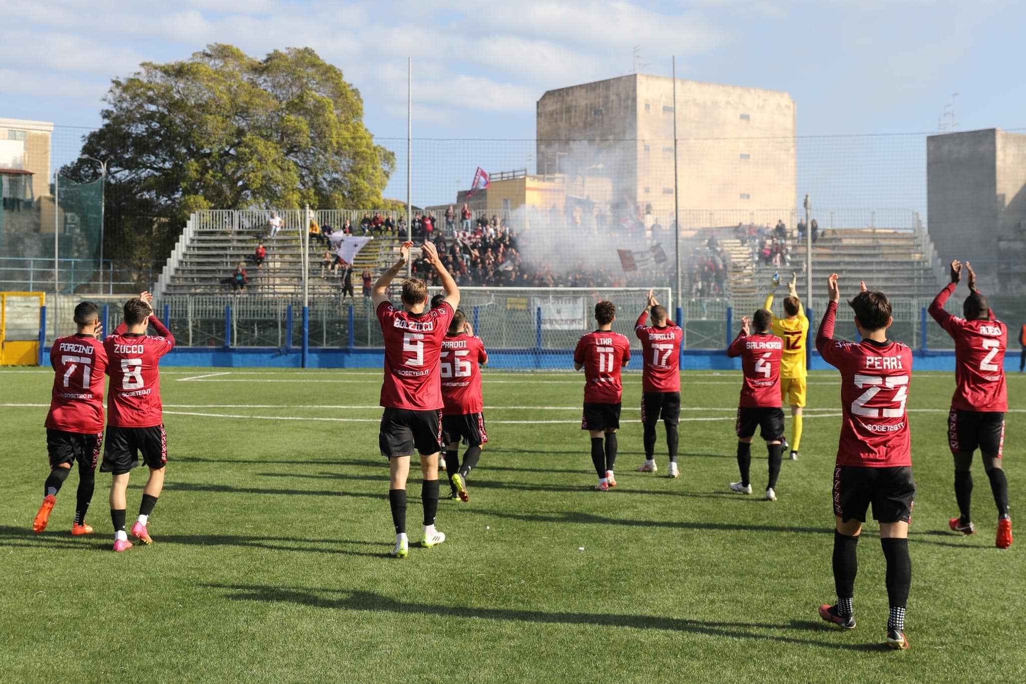 Calcio serie D, la Reggio Calabria cade nel finale a Siracusa. Pari tra Castrovillari e Vibonese, San Luca acciuffato dall’Acireale, tris Locri sulla Gioiese