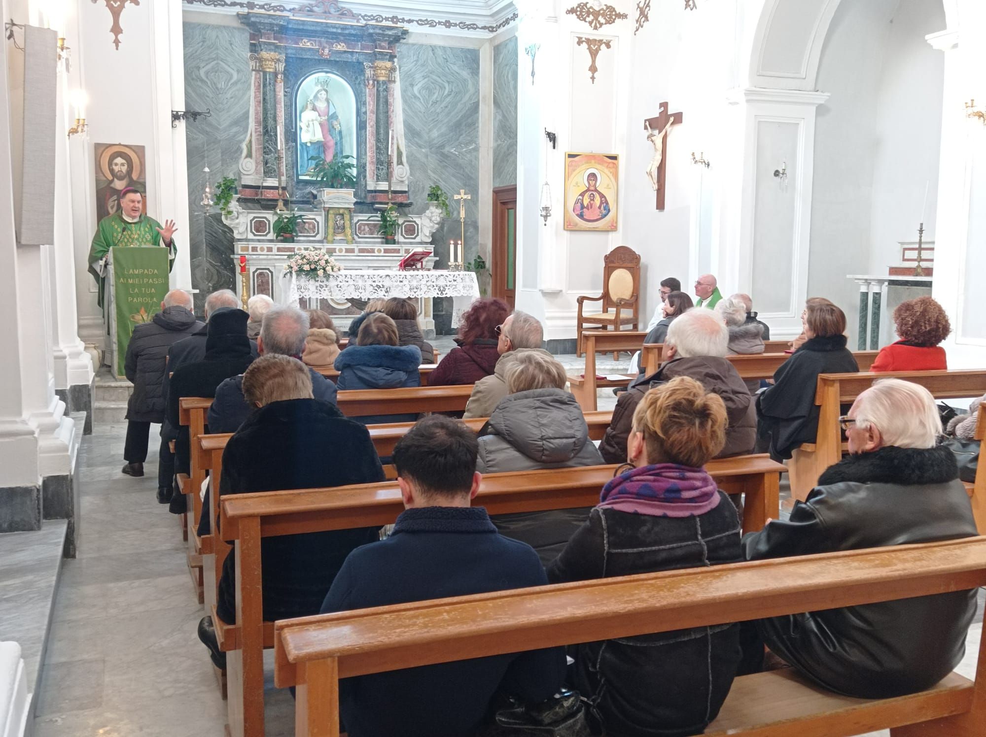 Catanzaro, monsignor Maniago in visita nel rione Pianicello