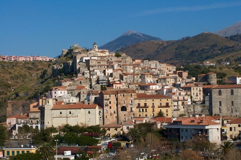 Aumentano gli stranieri che cercano casa in Calabria