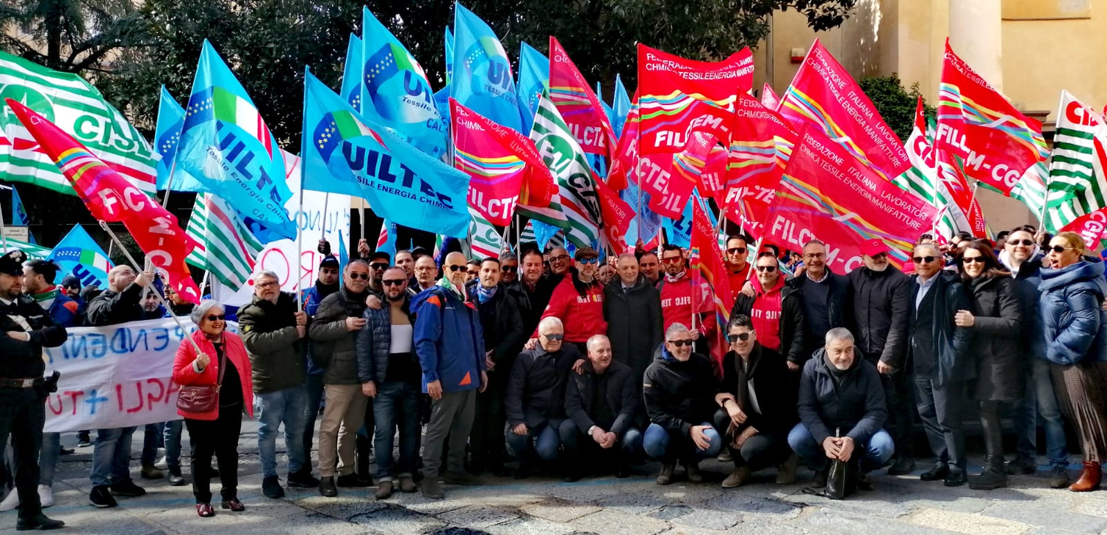 Vertenza Enel, manifestazione a Catanzaro con massiccia risposta e partecipazione dei lavoratori