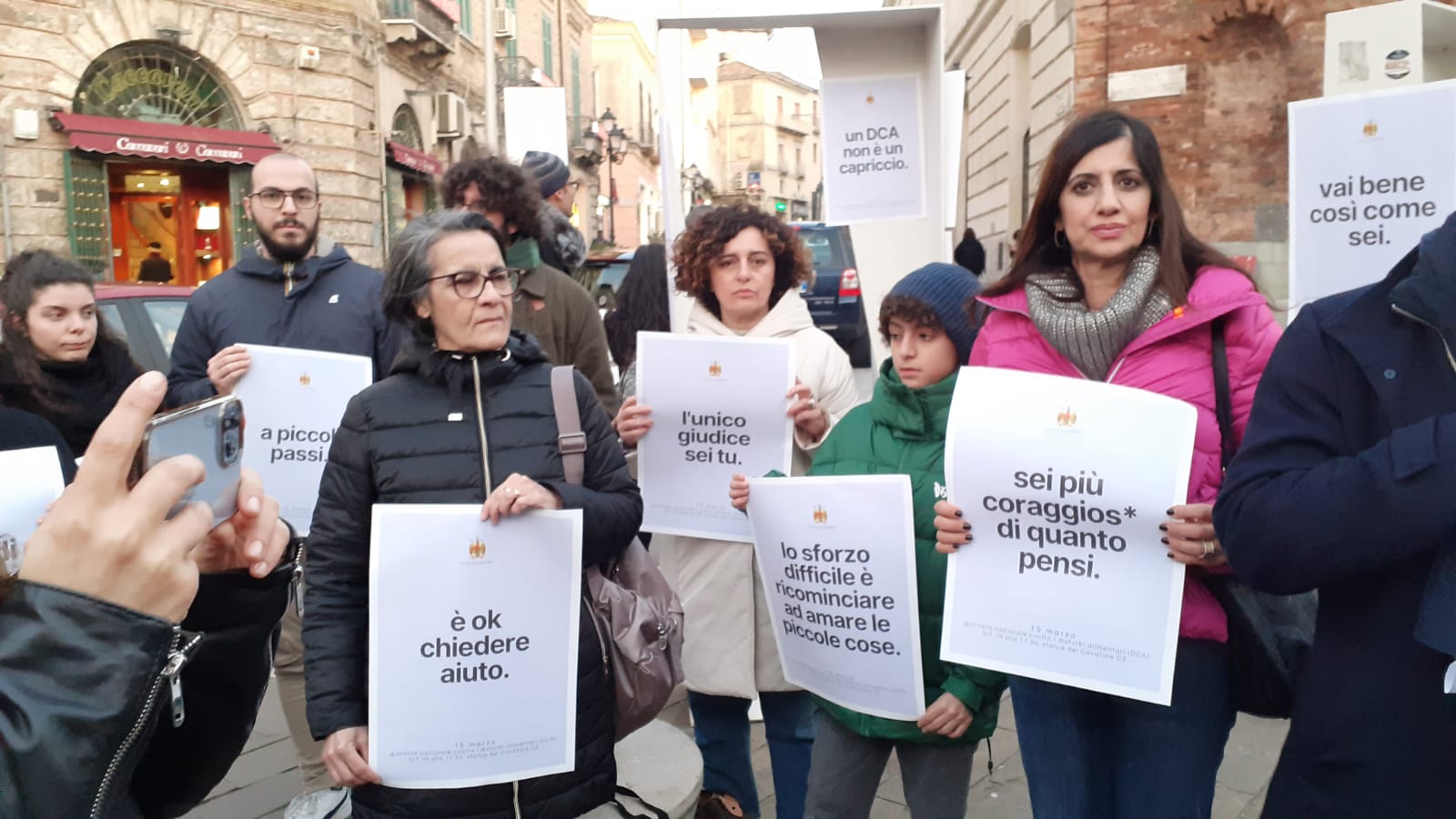 Catanzaro, Giornata del Fiocchetto Lilla contro i disturbi alimentari