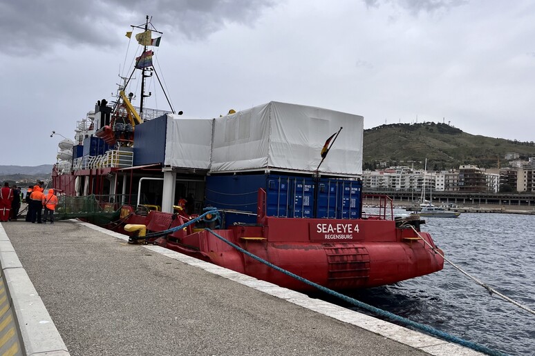 Per la Sea-Eye 4 disposto il fermo amministrativo nel porto di Reggio Calabria