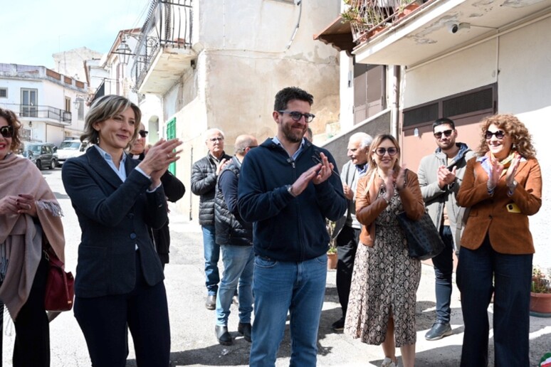 Corigliano Rossano, riapre la strada San Marco dopo alluvione e crollo