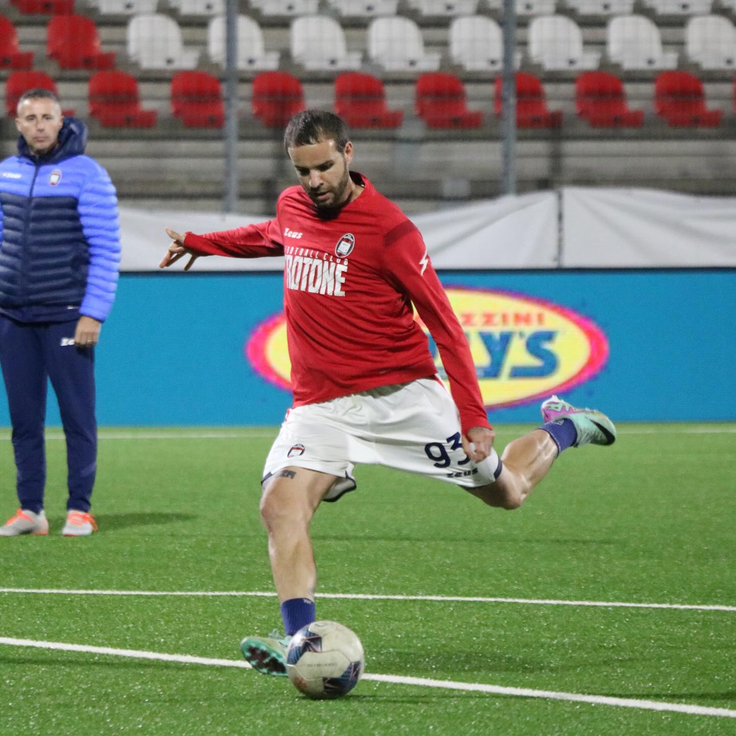 Calcio serie C, ennesima serata da incubo per il Crotone: il Brindisi passa allo Scida 2 a 1