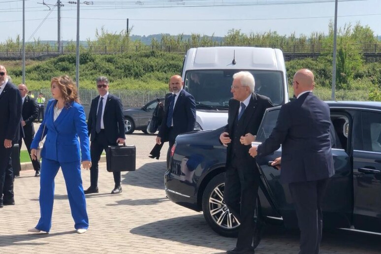 Il presidente della Repubblica Mattarella è arrivato in Calabria: Mongrassano prima tappa, poi Castrovillari