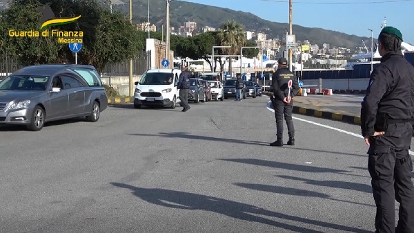 Giovane calabrese arrestato a Messina, viaggiava con un Kg di cocaina in auto