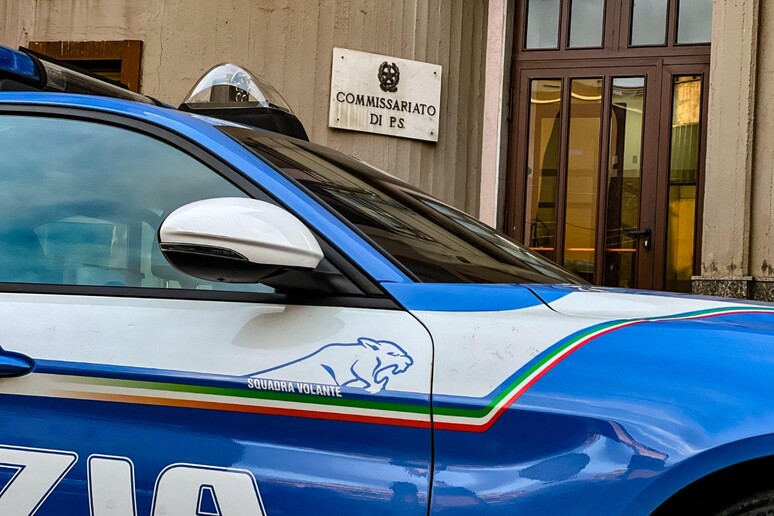 Villa San Giovanni, un quarantottenne annuncia il suicidio durante una diretta Tik Tok: intervento della Polizia