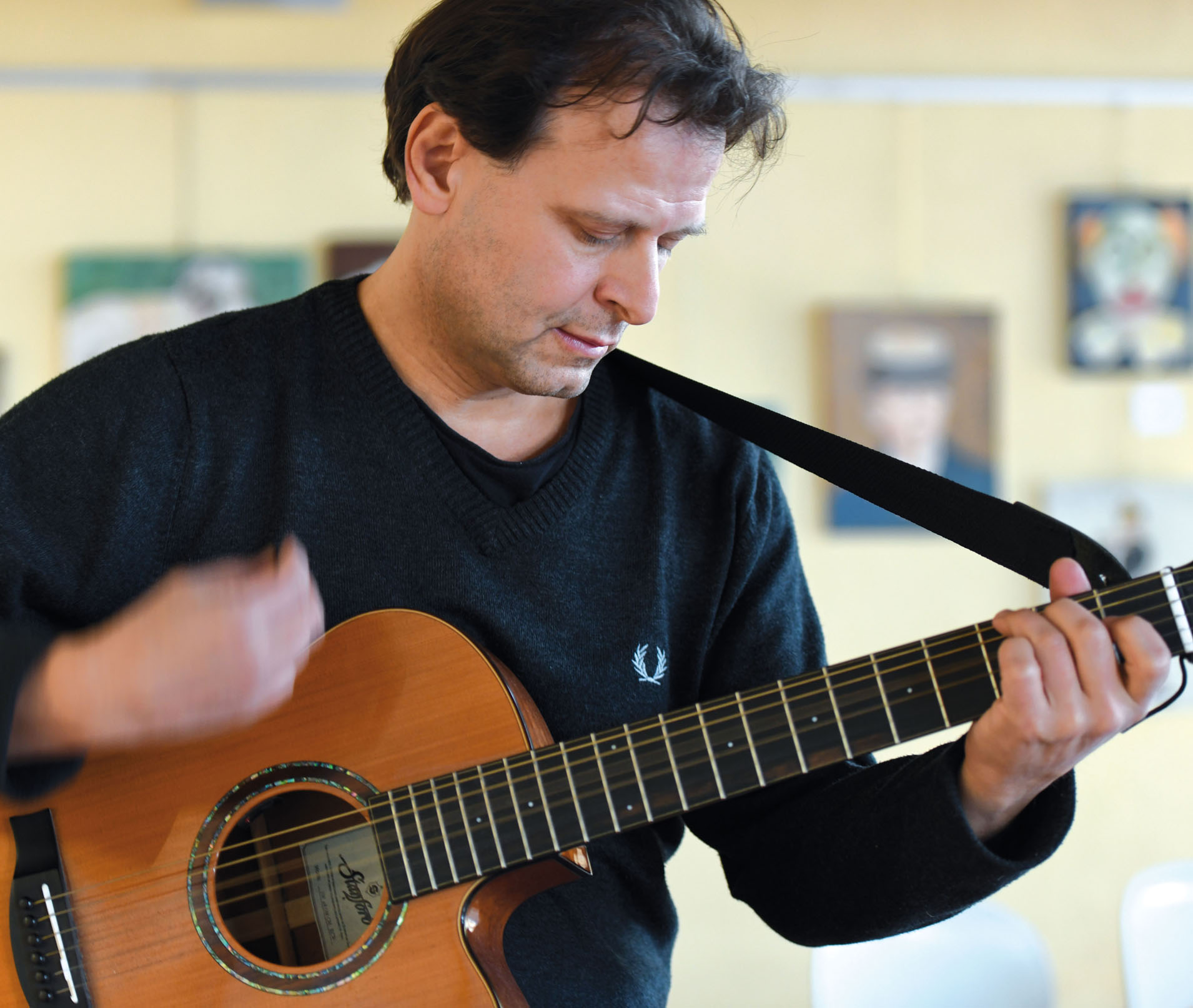 Musica/ “La faccia delle persone”, il lavoro del cantautore calabrese Maurizio Costanzo