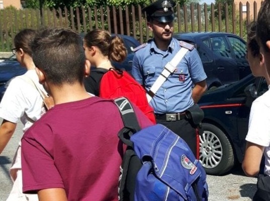 Carabinieri presidio scuola