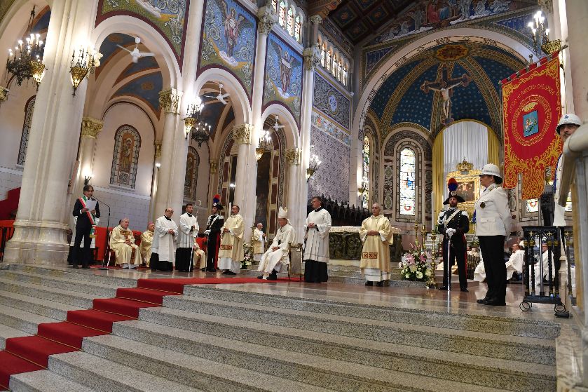 Reggio Calabria, rinnovata la tradizione del cero votivo alla Madonna della Consolazione