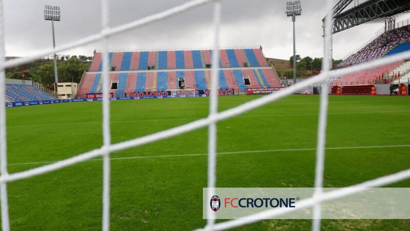 Calcio Serie C, il Crotone “espugna” lo Scida: 2 a 1 al Taranto in rimonta nel derby della Magna Graecia. Torna finalmente il sorriso