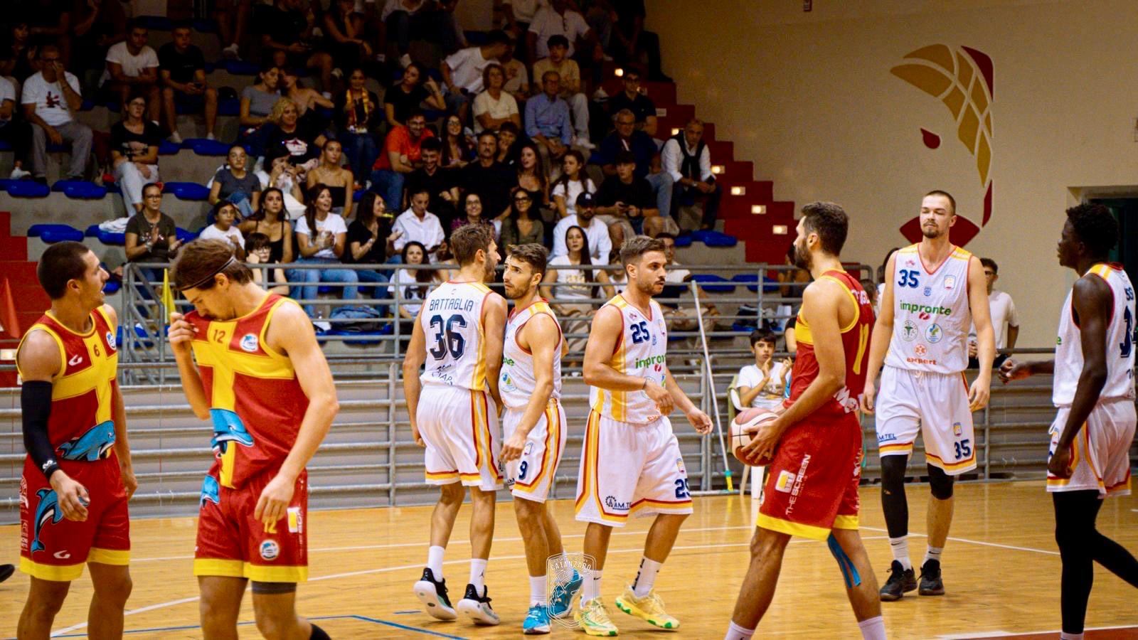 La Basket Academy Catanzaro cede a Messina nonostante un finale arrembante (68-73)