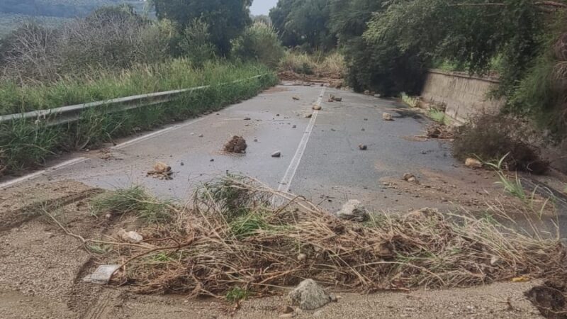 Maltempo, crollato un ponte stradale a Maida