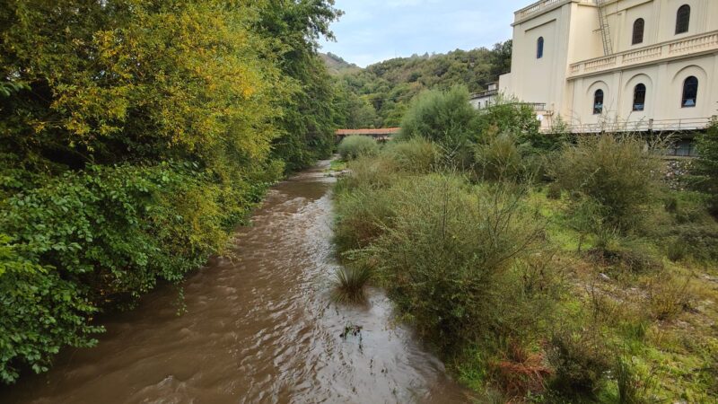 Gimigliano, l’allarme di monsignor Zoccoli: “L’alveo del fiume Corace vicino al santuario di Porto è in totale stato di abbandono e incuria. Situazione preoccupante per le forti piogge”