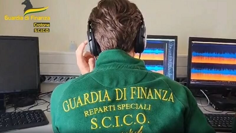 Favoreggiamento dell’immigrazione clandestina: 13 arresti della Guardia di Finanza di Crotone