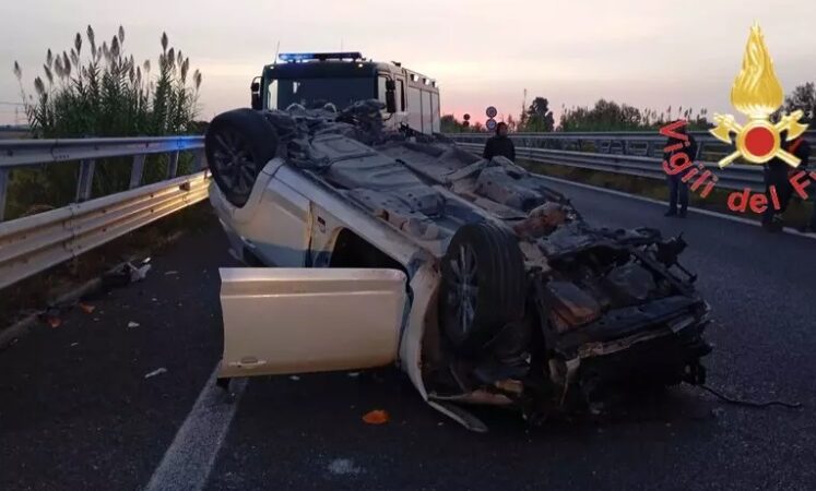 Incidente stradale a Cassano allo Ionio, grave un minore che guidava un suv