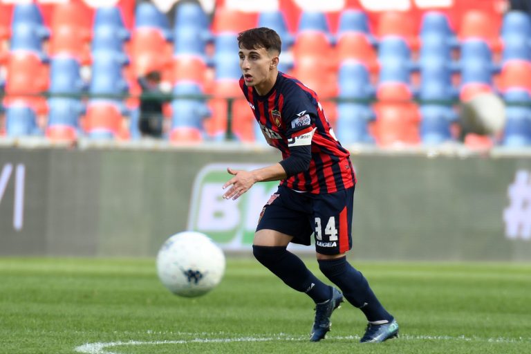 Calcio serie B, Cosenza-Salernitana 1-1. Bella gara dei lupi acciuffati dai granata su rigore