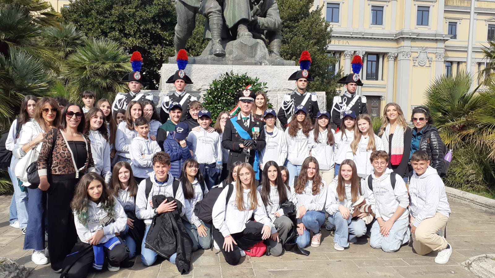 Catanzaro,gli alunni della scuola secondaria I grado e del Liceo Classico del Convitto nazionale Galluppi in piazza per la Festa dell’Unità Nazionale