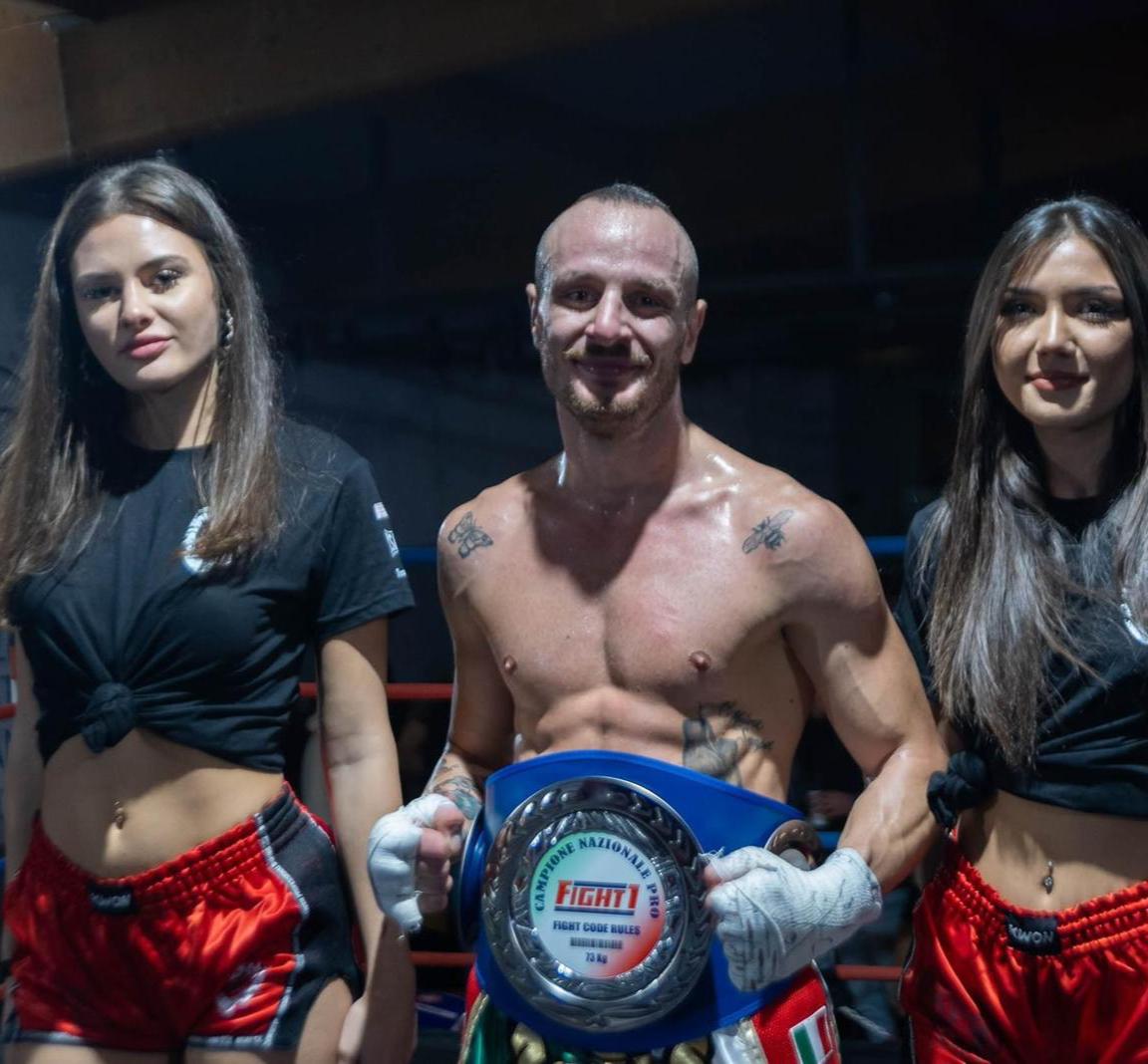 Libero Scarcello della Sport Ring Catanzaro è il nuovo campione italiano Fight 1 Pro di Kickboxing