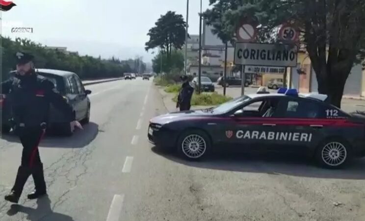 Corigliano-Rossano, colpo di fucile contro l’auto di un commercialista: illeso